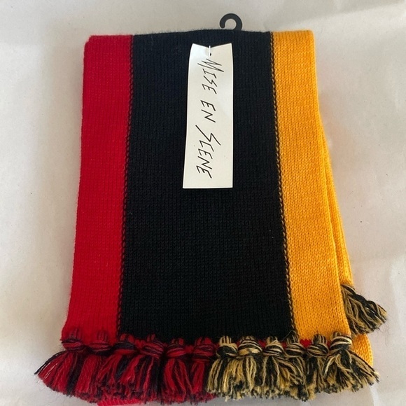 Mise En Scene Wool Knit Scarf - Picture 1 of 5